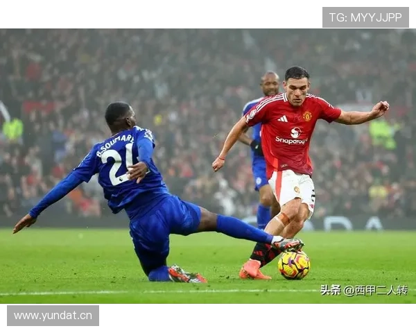 曼联财务压力加剧,试错空间受限影响球队稳定性与竞争力