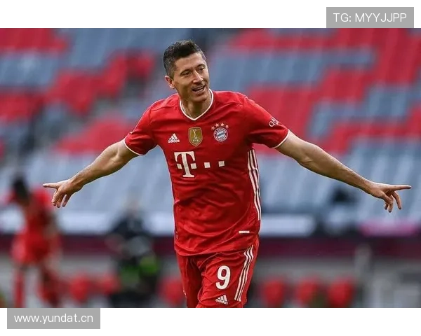 莱万多夫斯基国家队与俱乐部核心地位构建路径对比分析