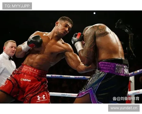 约书亚训练间里喝的是矿泉水还是香槟？真是反差太大了吧！