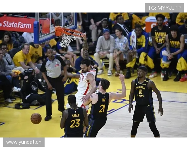 哈利伯顿挡拆组织效率提升，拉开与控卫米切尔关键时刻差距