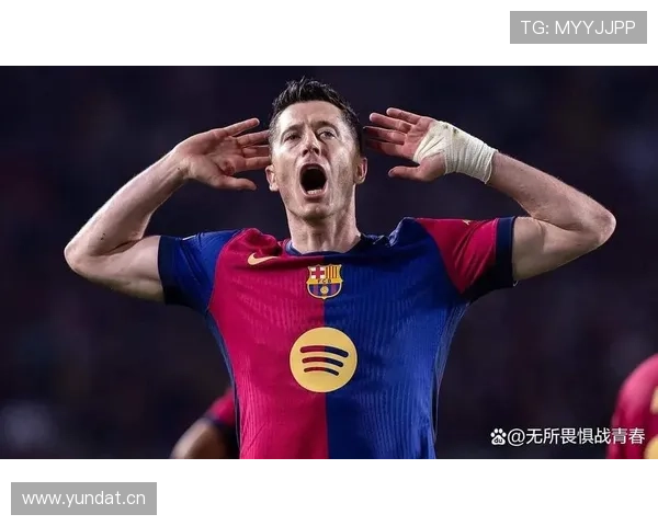 莱万关键战表现引争议 强强对话发挥稳定性分析