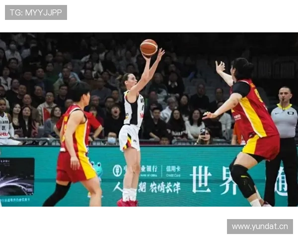 路易斯·斯科拉低位单打效率提升显著领先队内内线对手